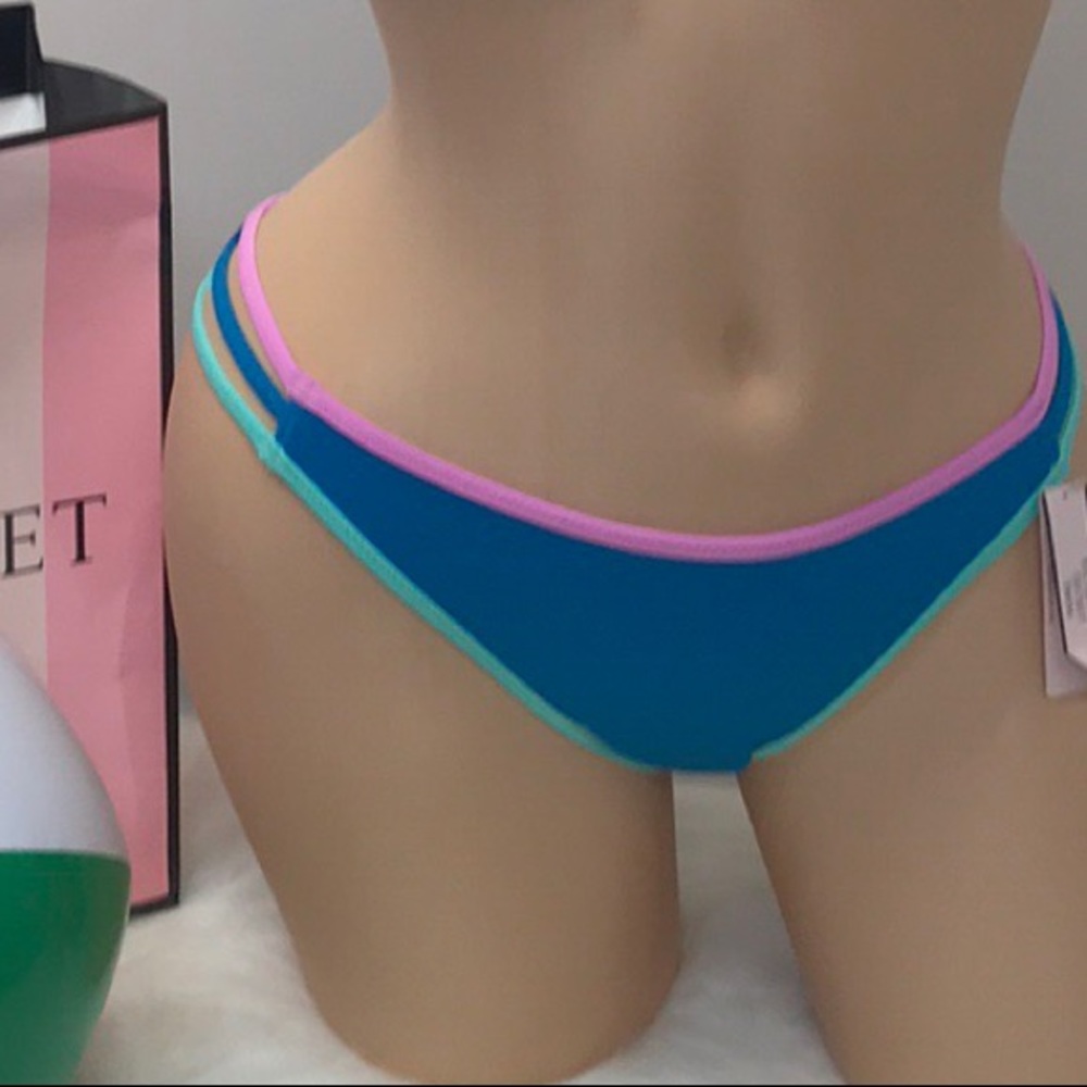 Victorias's Secret The Strappy Cheeky Bikini bottom- bathing suit Medium